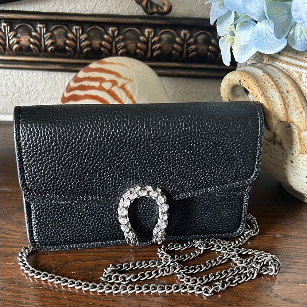 Black Leather Chain Bag | NO DAMAGE | LOOK LIKES NEW